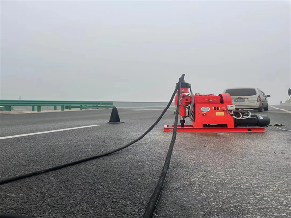 广陵马路路基路面开裂下沉注浆加固灌浆